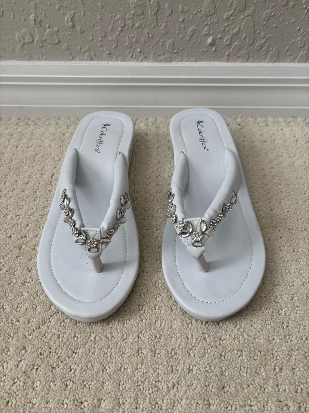 Coloriffics Women’s Wedding White Jeweled Thong Sandals Flip Flop for Bride Sz 8
